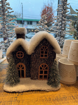 HOUSE WOODEN-LOOK 7" SNOWY ROOF