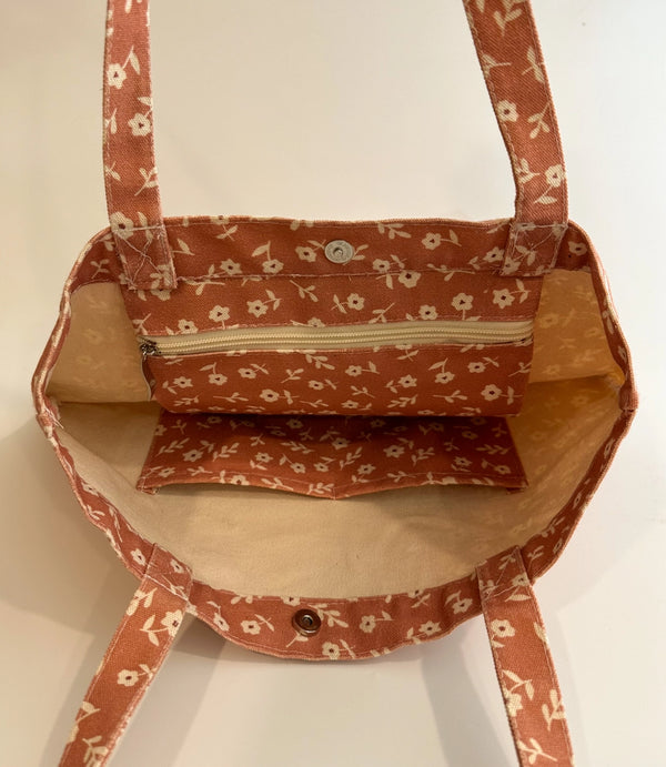 Lila Rose E Tote Bag