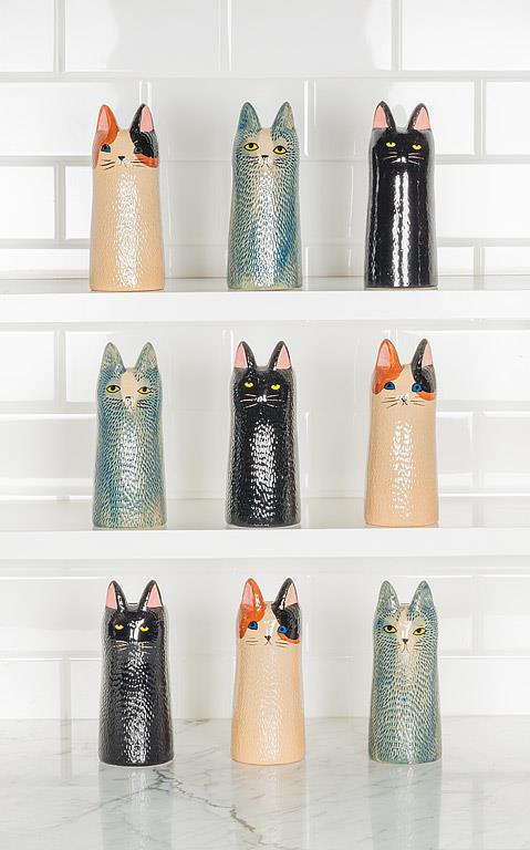 Skinny Cat Vase Brown