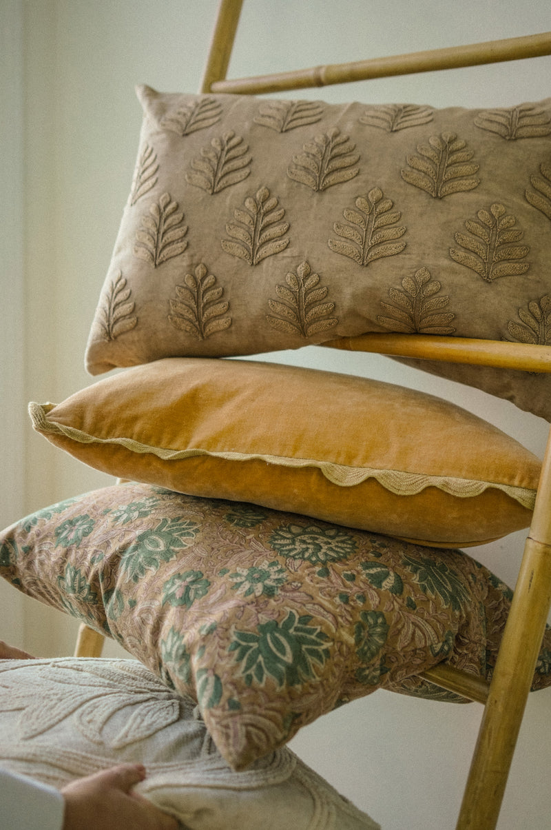 21x12 Velvet Scallop Pillow, Pale Gold