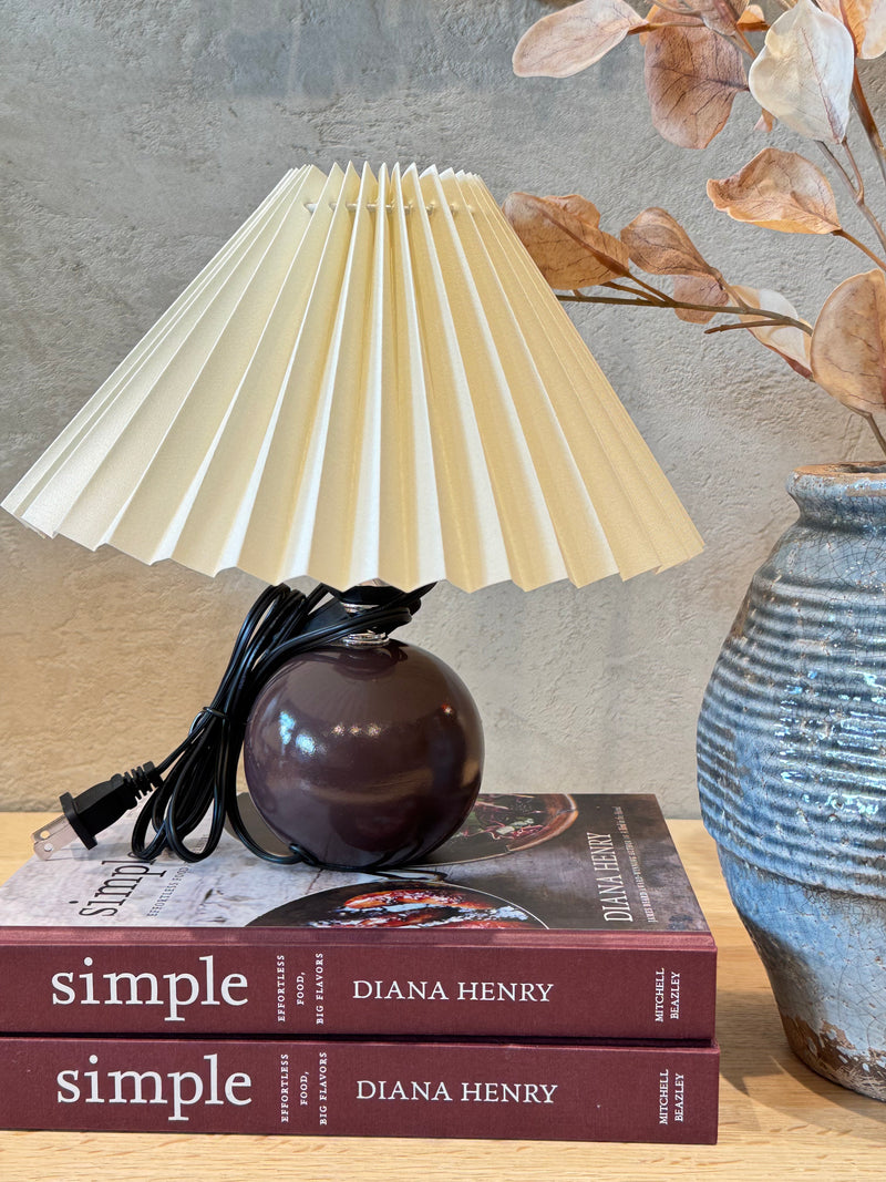 Ceramic Pleated Table Lamp – Dark Brown