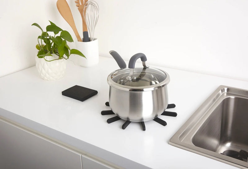 FANFARE TRIVET BLACK