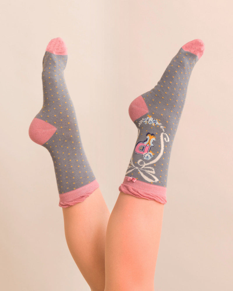 Letter P Ankle Socks